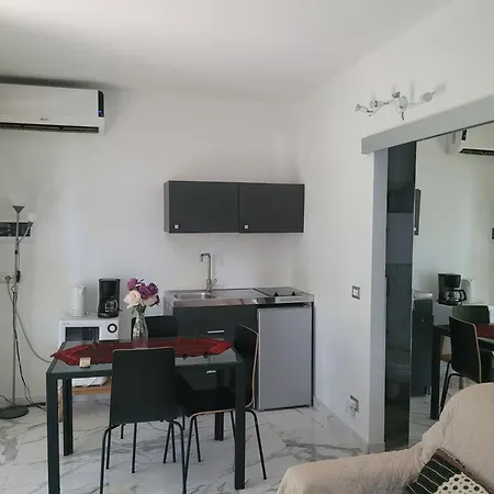 Angelina Front * גרימו