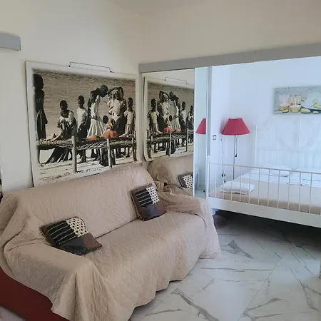 Angelina Front Apartment