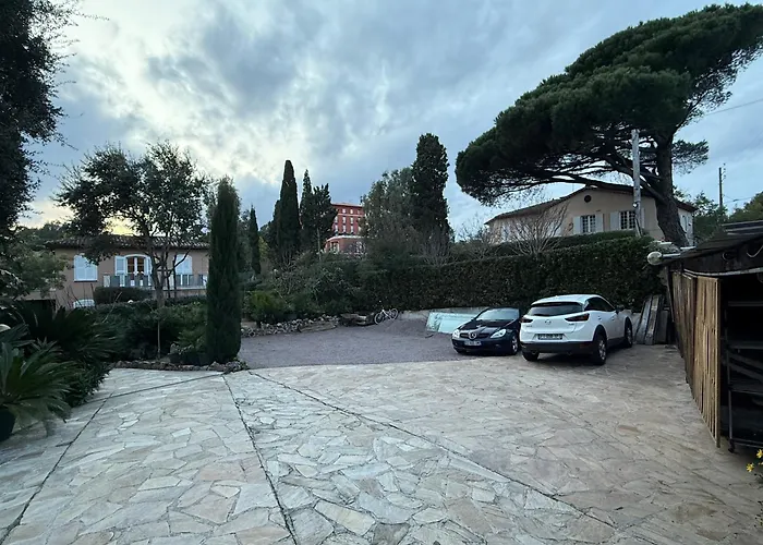 Angelina Front 아파트